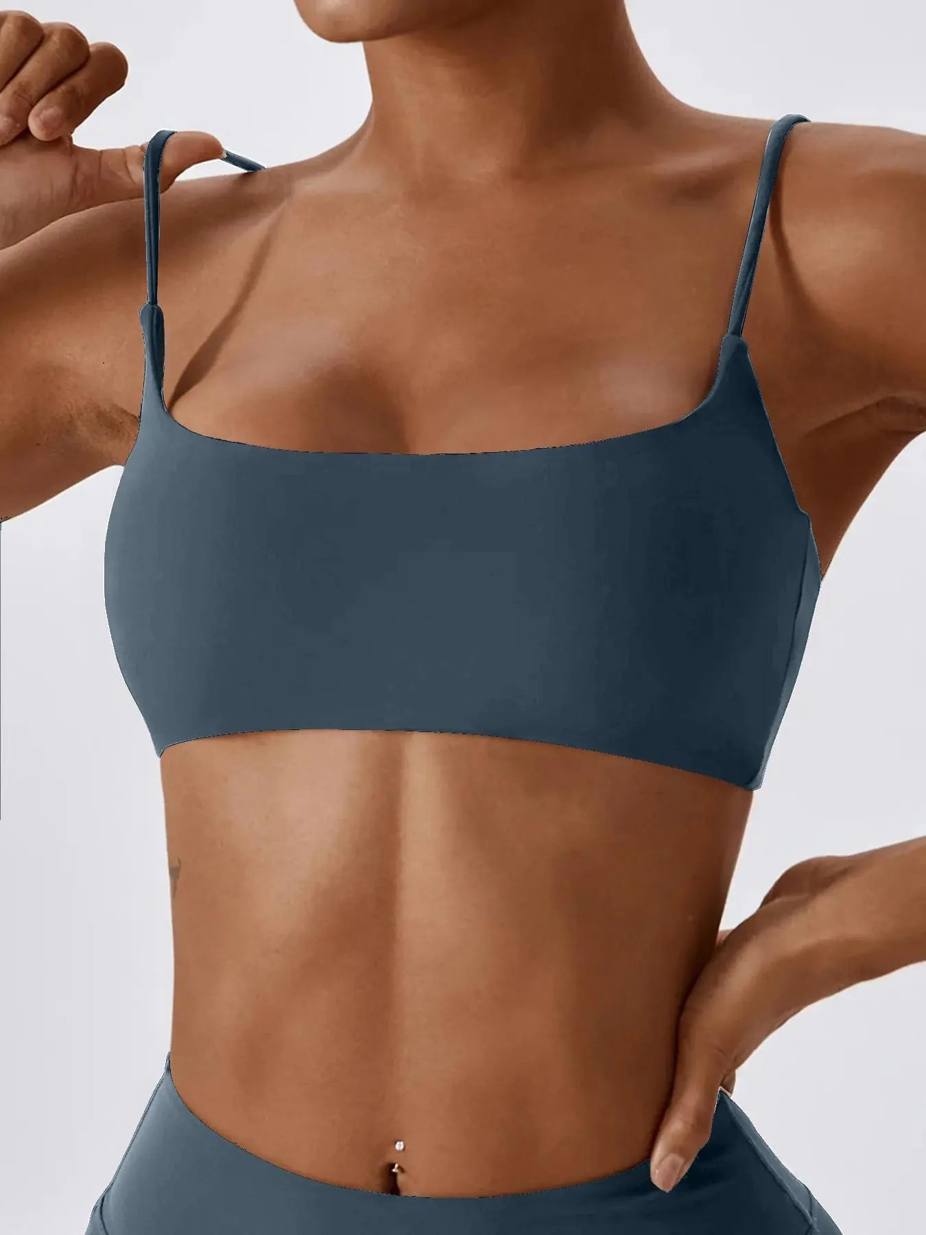 Women's Solid Wireless Sports Bra - Comfortable & Breathable