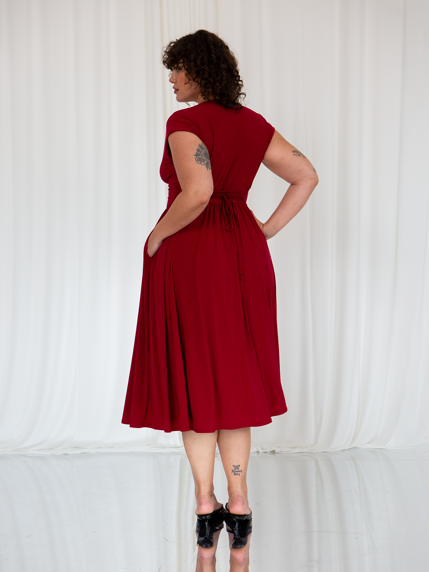 Women's Casual Deep V Neck Cap Sleeve Pleated Swing A Line Midi Dress With Pockets